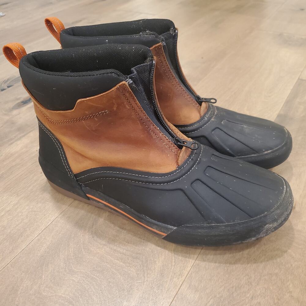 Clarks Bowman Sz 10 Top Brown Duck Boots With Zipper Leather EUC Very Minor Wear